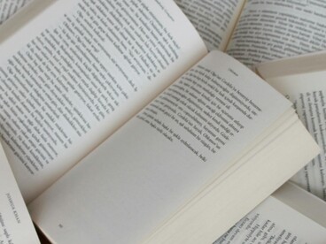 Quando apriamo un libro che parla alla nostra anima, iniziamo un viaggio che non ha bisogno di valigie ma di presenza, coraggio e disponibilità al cambiamento