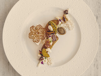 Angel Betancourt: estudió cocina en Le Cordon Bleu. Luego decidió hacer un curso básico de pastelería con saberes de repostería