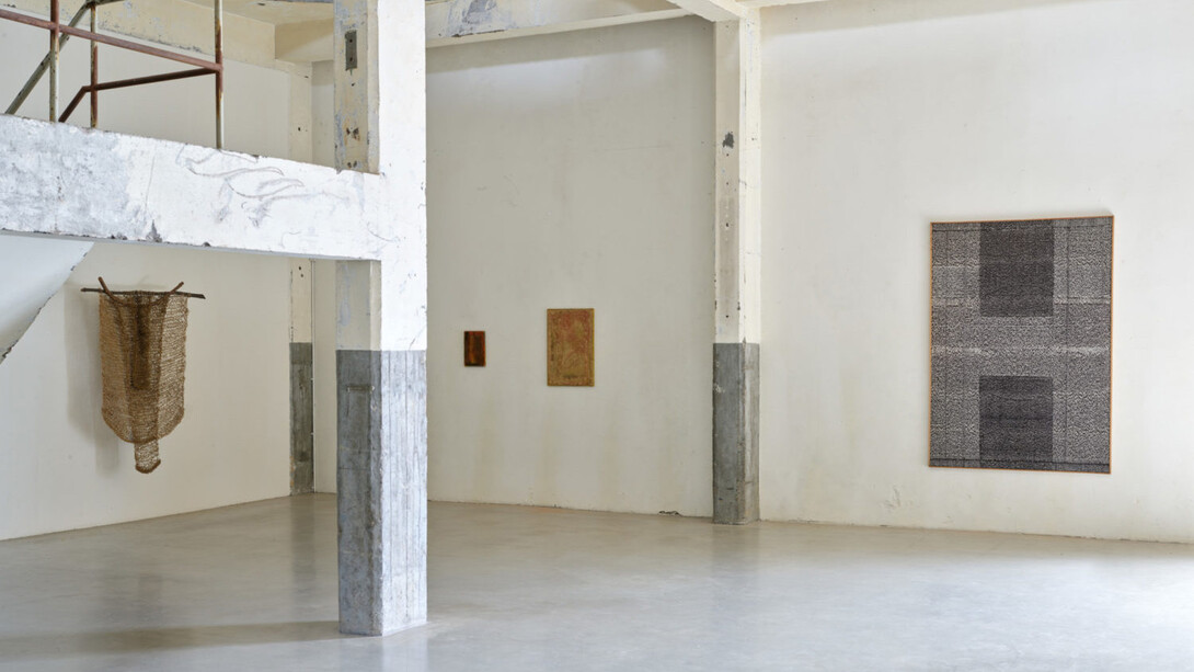 Various artists, Threads of being: textiles, time and transformation, exhibition view. Courtesy of Axel Vervoordt Gallery