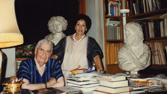 Elena De Maria con Federico Zeri nel suo studio