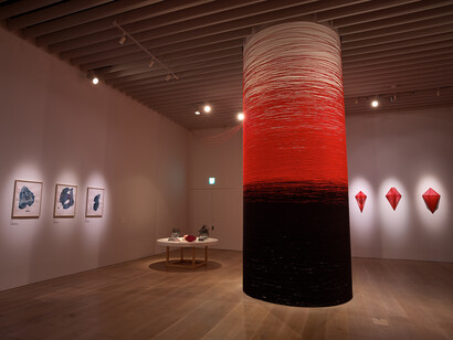 Shiota Chiharu, Installation view: Shiota Chiharu: The Soul Trembles, Mori Art Museum, Tokyo, 2019 © Sunhi Mang, Photo courtesy: Mori Art Museum, Tokyo