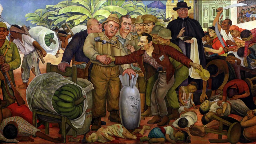 «Gloriosa victoria» (1954), Diego Rivera: en el centro del cuadro, el secretario de estado de los EE.UU, John Foster Dulles le da la mano a Castillo Armas; el jefe de la CIA, Allen Dulles, y el embajador estadounidense en Guatemala, John Peurifoy están regalando dinero a los comandantes militares, mientras que los indígenas trabajan como esclavos, cargando los barcos de la United Fruit Company con bananos. A los pies del embajador, hay una bomba antropomorfizada que contiene la cara sonriente del presidente Dwight Eisenhower