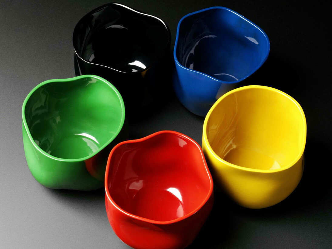 Set of five coloured lacquer bowls, Hae-cho Chung, 2013, South Korea. Museum no. FE.98-2013. © Victoria and Albert Museum, London