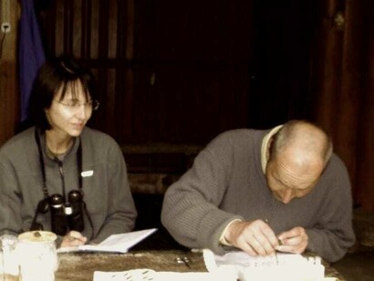 Dra. Martina Literakova (traductora) y Dr. Ivan Literak en una de las fases del trabajo