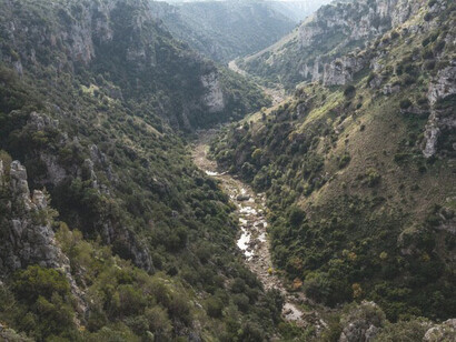 Gravina di Castellaneta (Ta), Puglia, Italia. Immagini potenti e parole per un diario di viaggio nelle più rappresentative e iconiche grotte note all’indagine speleologica e scientifica