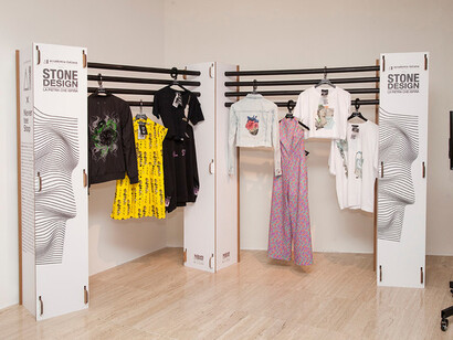 Never tee Stop alla Rinascente