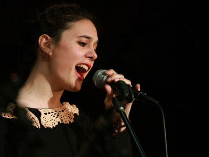 Irene Natale during a concert
