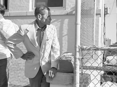 Mark Steinmetz, Chicago, Wrigley field, 1989. Courtesy of Stephen Daiter Gallery