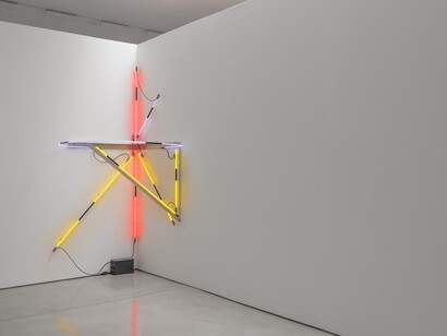 Keith Sonnier, Inside light, 1968–1970, exhibition view. Courtesy of David Kordansky Gallery