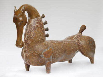 Dashi Namdakov, Grace, Onyx and Bronze, 130 x 214 x 70 cm, Image © Peter Mallet