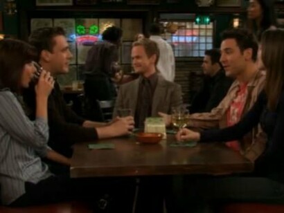 Robin ensina a cada episódio como ser mulher independente, e que isso é muito diferente de ser egoísta. O foco dela em sua carreira, a determinação que ela tem de fazer tudo sozinha e o fato de ela sempre defender que não quer ter um destino tradicional (casar e ter filhos) me mostrou um caminho diferente do que eu achava que precisava seguir; inclusive foi com ela que eu entendi que eu nunca quis ter filhos, que era apenas um dito comum falado dos meus parentes para mim. E por outro lado, aprendi também que eu posso me deixar ser amada, e que isso não me fará menos forte