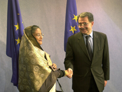 Sheikh Hasina Wajed, a sinistra, e Romano Prodi