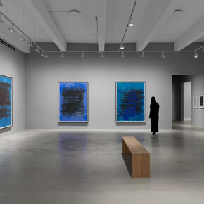 Glenn Ligon, late at night, early in the morning, at noon, exhibition view. Courtesy of Hauser & Wirth Gallery