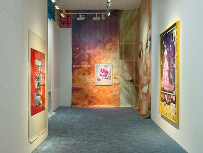 Sara Cwynar, Baby blue Benzo, exhibition view. Courtesy of 52 Walker