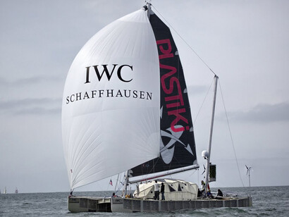 The Plastiki, sailing