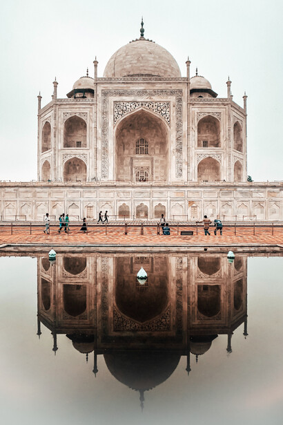 India. Tra questi discorsi in cui rivangavamo i bei tempi andati, dove viaggiare significava muoversi nel tempo più che nello spazio