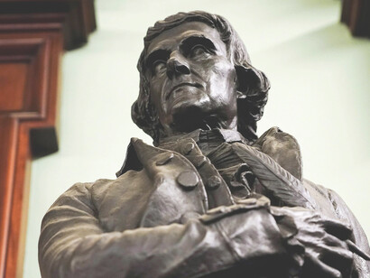 La differenza tra la rimozione della statua di Thomas Jefferson, e la distruzione dei Buddha di Bamiyan da parte dei talebani, è sottile e nella irreversibilità o meno del gesto, non nel suo spirito