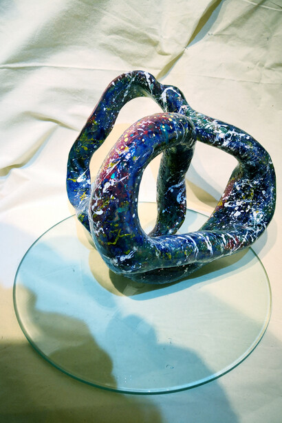 Divertissment, blu, ceramica smaltata, cm 20x35x30, 2018