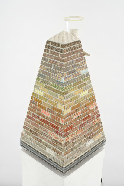 Benjamin Reiss,
Metronome (mom’s) (detail), 2021.
Plaster, acrylic, wood, cardboard, eggshells, urethane, epoxy, pva, aluminum, steel, paint, rubber, foam, cotton, colored pencils, pencil shavings, dirt, ash, zipper, glow bracelet,
66 x 9 x 11 in (167.6 x 22.9 x 27.9 cm). Courtesy of the artist and Bel Ami Gallery