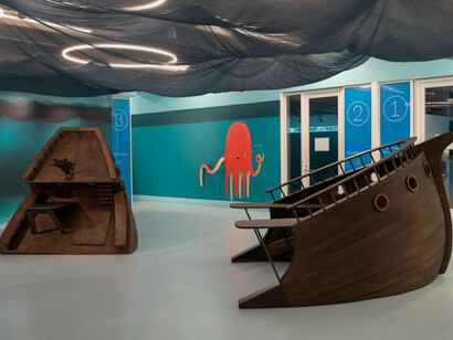 Oliver Jeffers, Life at sea, exhibition view. Courtesy of the Brooklyn Museum