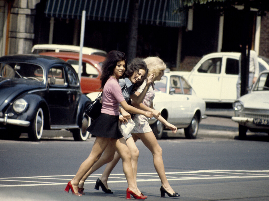 Beethovenstraat, Amsterdam, 1967, Ed van der Elsken. Nederlands Fotomuseum Rotterdam. © Ed van der Elsken / Ed van der Elsken Estate, courtesy Annet Gelink Gallery