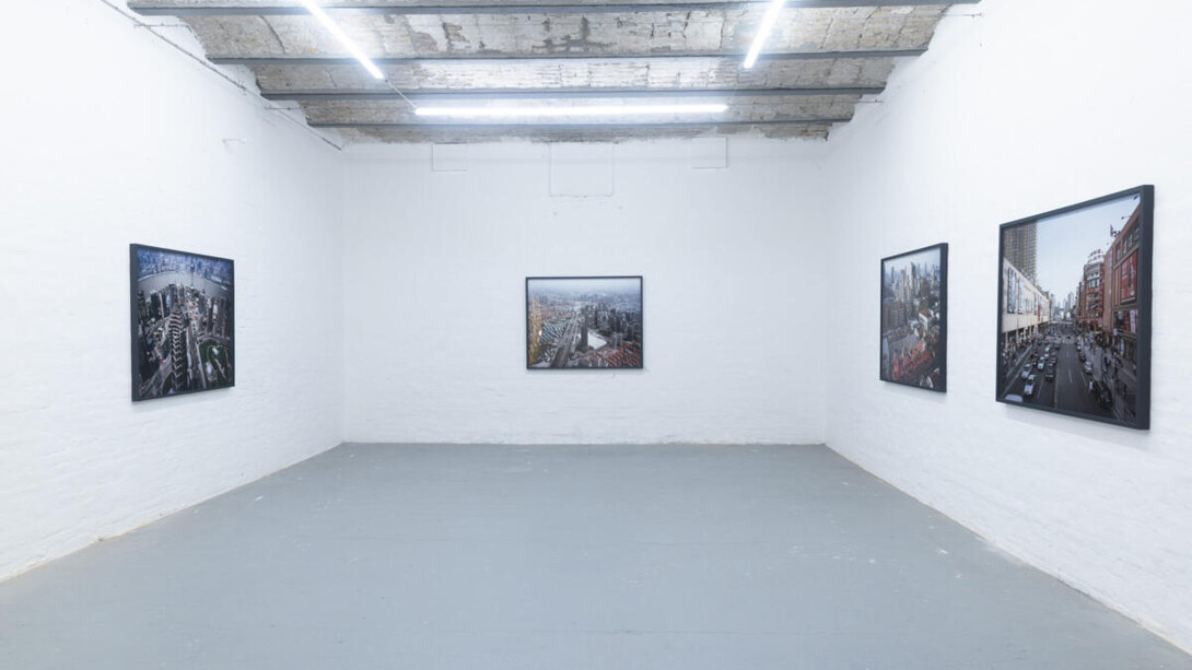 Gabriele Basilico, Shanghai, vista della mostra. Per gentile concessione della Galleria Michela Rizzo 