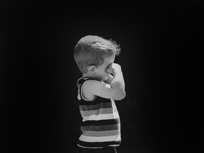 Bambino che piange. Un tempo si dava poco spazio al dialogo con la prole 