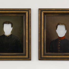 Hans-Peter Feldmann, Untitled, Oil on Canvas, Diptych, each: 55 x 49 cm © Courtesy of the artist and Simon Lee Gallery
