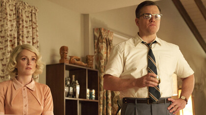 Matt Damon e Julianne More in "Suburbicon", di George Clooney