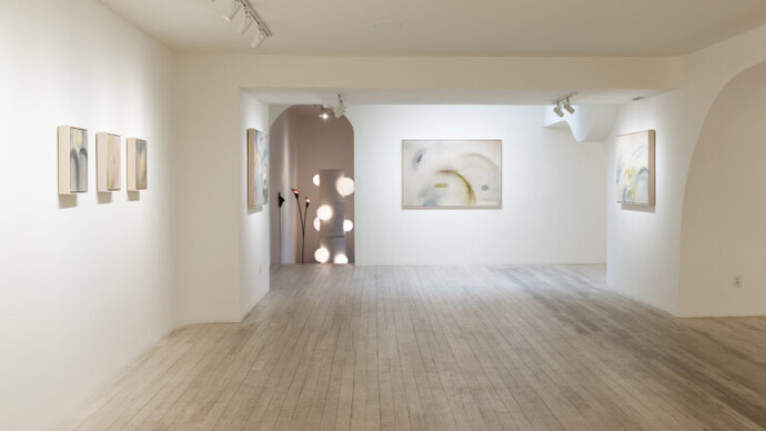 Arlina Cai, Dreamkeeper, exhibition view. Courtesy of Hannah Traore Gallery