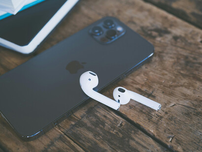 La evolución de la IA depende tanto del desarrollo de algoritmos como del avance en infraestructuras tecnológicas que los sostienen