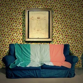 Il divano italiano,  C-print, 73 x 110 cm, 2012