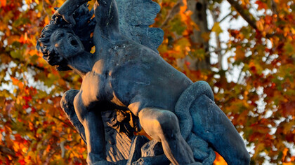 Estatua del Ángel Caído en el Parque de El Retiro de Madrid