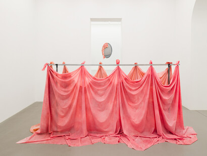 Liesl Raff, Wallpapers, gathers and mirages, exhibition view. Courtesy of Galerie Eva Presenhuber