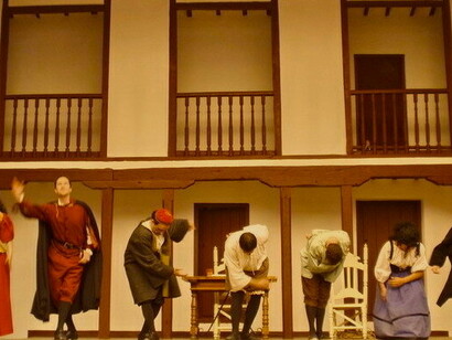 Representación de la comedia «El médico a palos« de Molière