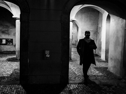 Kevin V. Ton, Eyes wide open, photo in exhibition. Courtesy of Leica Gallery Prague
