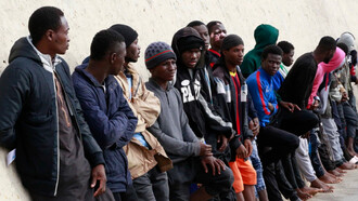 Migrants. Ils voient l'UE comme une sorte d'Eden avec la population vivant dans la dignité dans le respect de leurs droits humains et peut-être espèrent-ils qu'avec leur travail eux aussi pourront vivre une vie digne, inimaginable dans leur pays