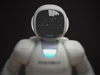 L’utilizzo di diverse variabili che descrivono i punti di interesse in un luogo come ristoranti, alberghi, ospedali e strade, e la capacità di catturare relazioni complesse tra queste variabili grazie all’utilizzo del deep learning