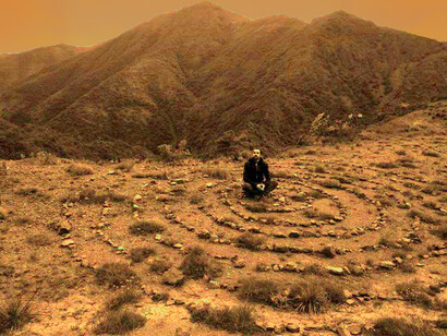 Anis Tarzak, nato a Nizza (Francia) da genitori tunisini, è protagonista di una storia di incontri ravvicinati del quarto tipo, una cosiddetta “abduction”