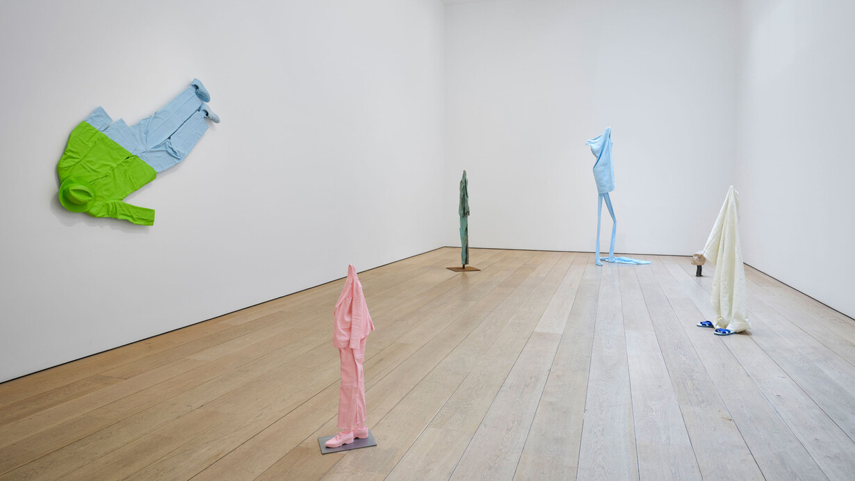 Erwin Wurm, Double dream, exhibition view. Courtesy of Lehmann Maupin