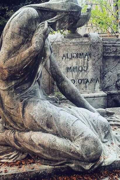 Statua commemorativa per una famiglia illustre