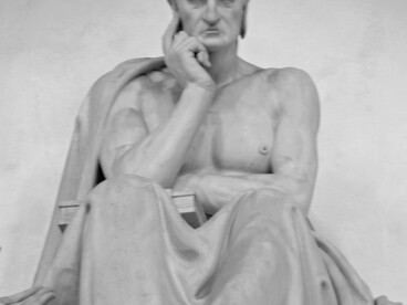 Qui riposano non solo i corpi, ma anche le idee, i sogni e le rivoluzioni che hanno plasmato la nostra civiltà. Nella foto il cenotafio monumentale a Dante Alighieri, opera di Stefano Ricci 1818-29. Basilica di Santa Croce, Firenze, Italia
