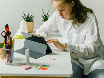 Tecnologia e scuola. Si tratta di un cambiamento voluto dal nuovo ministro dell’istruzione, Carlotta Edholm, la quale sostiene che «gli studenti svedesi hanno bisogno di più libri di testo e di meno computer