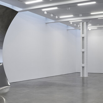 Anish Kapoor, exhibition view. Courtesy of Lisson Gallery