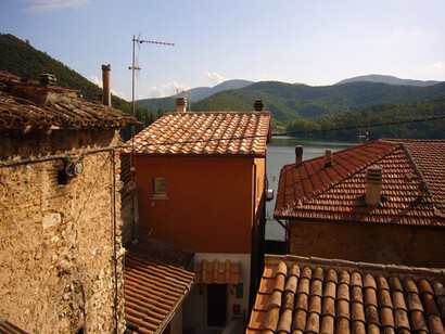 Case affacciate sul lago