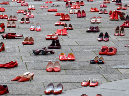 Scarpe rosse, simbolo della lotta ai femminicidi