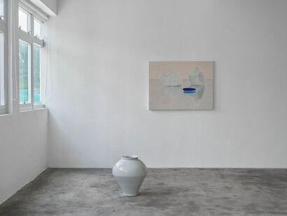 Various artists, Vessel of emptiness, exhibition view. Courtesy of Axel Vervoordt Gallery