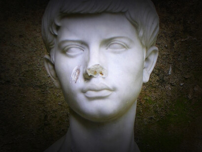 Publio Virgilio Marón​, más conocido por su nombre Virgilio, fue un poeta romano