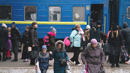 Ukrainian citizens leave by train to safer areas