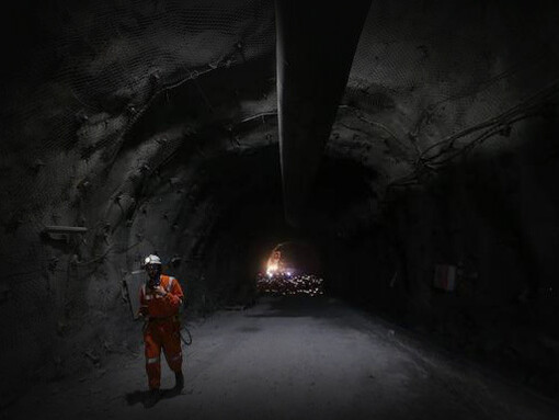 Interior de una mina de cobre. La mayor riqueza se encuentra en los subproductos y tierras raras que contiene el concentrado que se exporta desde la industria minera en Chile